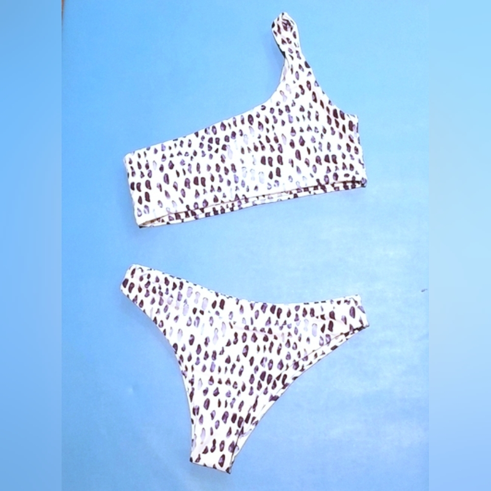 Shein one strap bikini set Medium brand  new with protective liner in tact